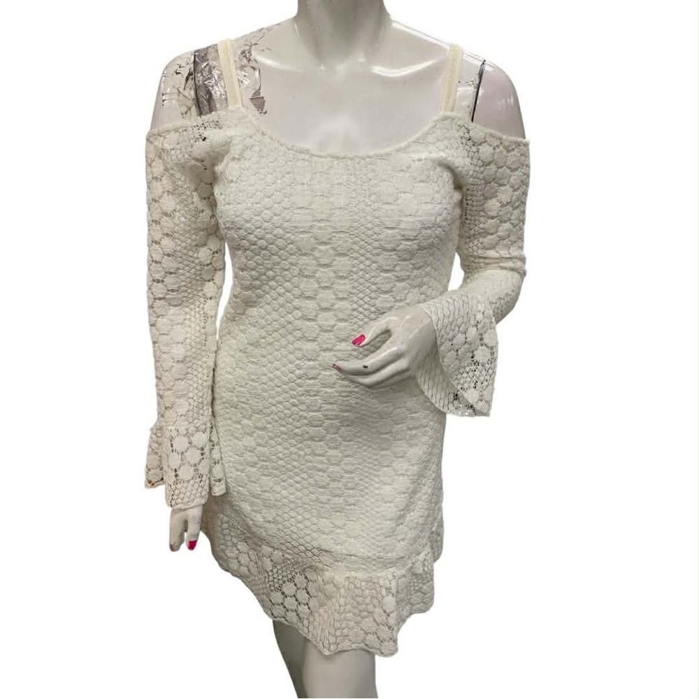 Chic NWT Off-Shoulder Lace Dress Size L